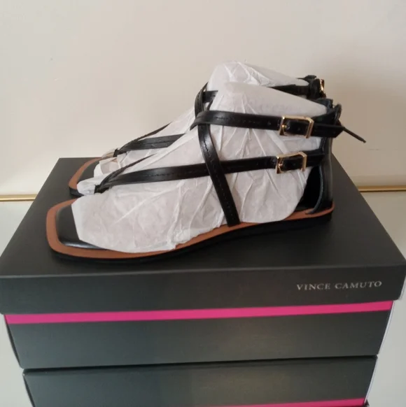 Vince Camuto Black Leather Brenndie Buckle Sandal Flat Size 71/2